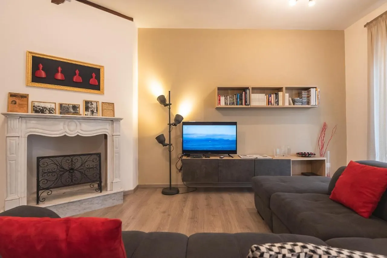 Accasatua Neapolitan Apartments Italia