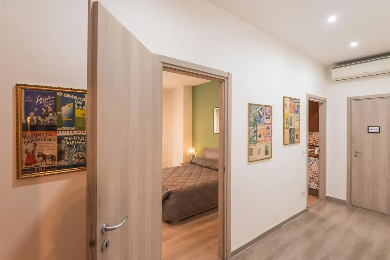 Holiday home Accasatua Neapolitan Apartments Italy